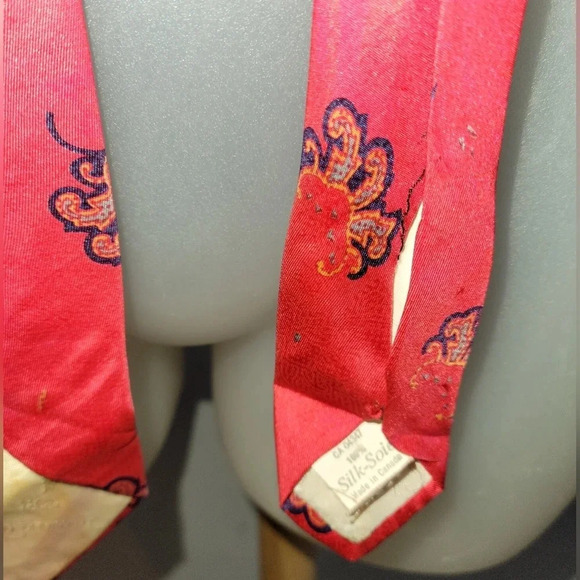 Vintage Oscar de la Renta Tie 100% silk Red - Picture 6 of 8